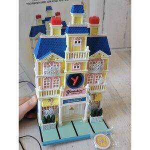 Dept 56 Yorkshire Grand Hotel 13607 village accessory monopoly